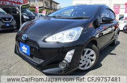 toyota aqua 2015 -TOYOTA--AQUA NHP10--2440026---TOYOTA--AQUA NHP10--2440026-