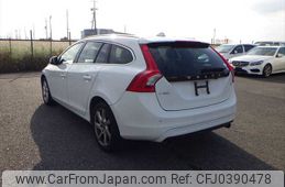 volvo v60 2014 NIKYO_SJ39390