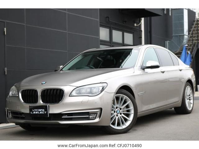 bmw 7-series 2014 quick_quick_DAA-YA30_WBAYA02050D365678 image 1