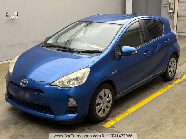toyota aqua 2013 CFJ1477966 image 1