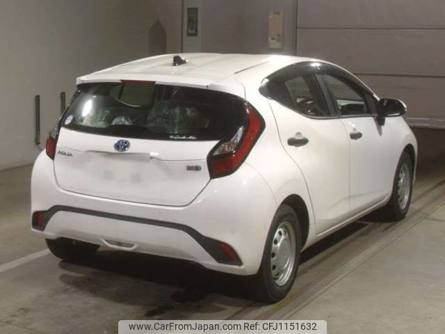 toyota aqua 2022 -TOYOTA--AQUA 6AA-MXPK10--MXPK10-2001912---TOYOTA--AQUA 6AA-MXPK10--MXPK10-2001912- image 2