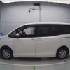 toyota noah 2017 -TOYOTA--Noah DBA-ZRR80G--ZRR80-0390110---TOYOTA--Noah DBA-ZRR80G--ZRR80-0390110- image 9