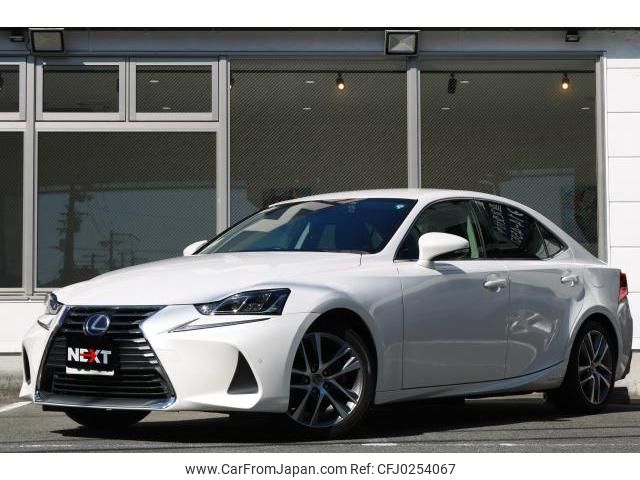 lexus is 2017 quick_quick_DAA-AVE30_AVE30-5064468 image 1