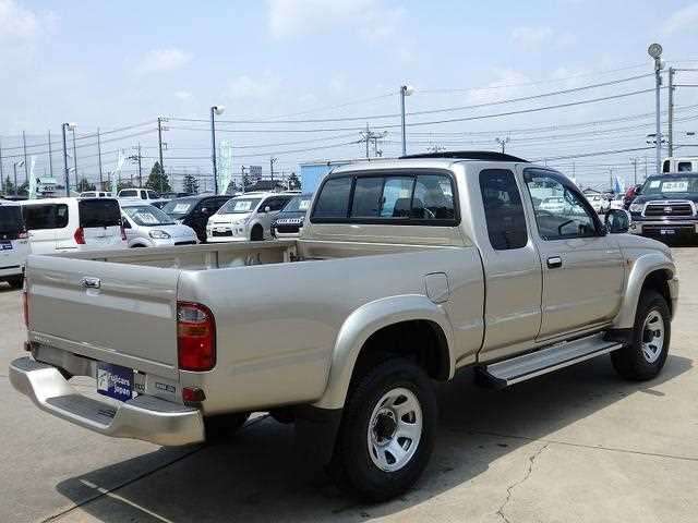 toyota hilux-sports-pickup 2004 CFJ0645048 image 1
