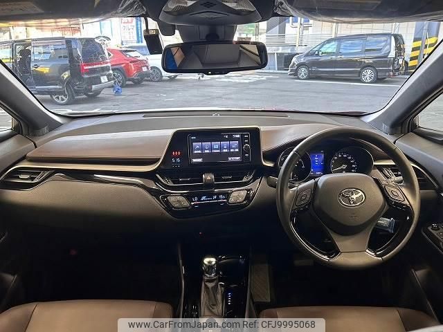 toyota c-hr 2017 quick_quick_DAA-ZYX10_ZYX10-2070952 image 2