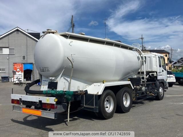isuzu giga 2005 CFJ1742859 image 2