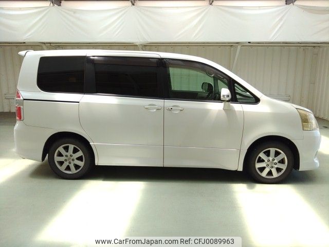 toyota noah 2009 ENHANCEAUTO_1_ea286464 image 2