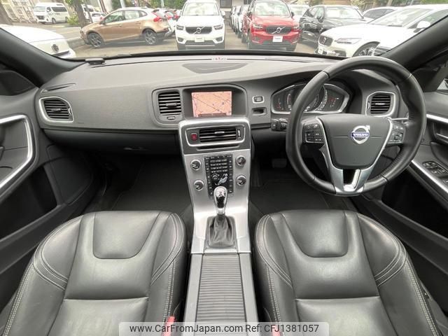 volvo v60 2017 quick_quick_FD4204T_YV1FWA8RDH1362665 image 2