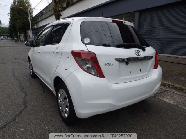 toyota vitz 2013 -TOYOTA--Vitz DBA-KSP130--KSP130-2095711---TOYOTA--Vitz DBA-KSP130--KSP130-2095711- image 2