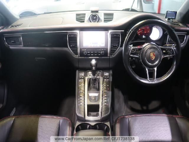 porsche macan 2017 CFJ1738138 image 2