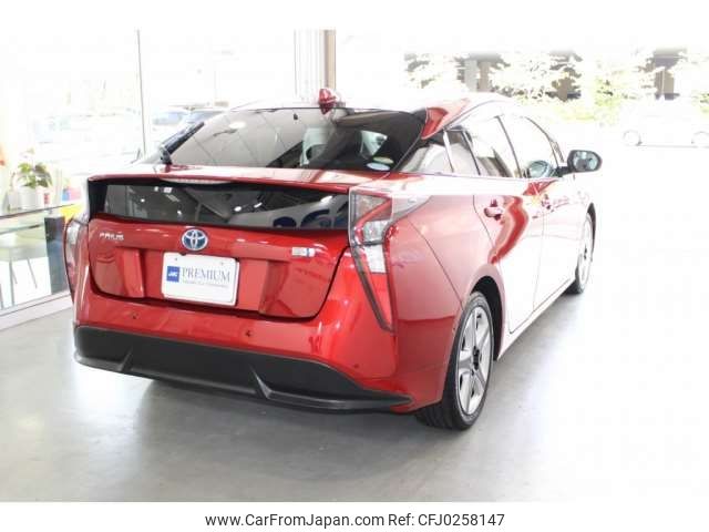 toyota prius 2016 -TOYOTA 【京都 335ﾇ 935】--Prius DAA-ZVW51--ZVW51-8011351---TOYOTA 【京都 335ﾇ 935】--Prius DAA-ZVW51--ZVW51-8011351- image 2