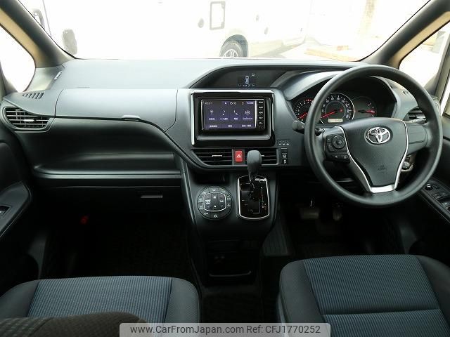 toyota voxy 2020 CFJ1770252 image 2