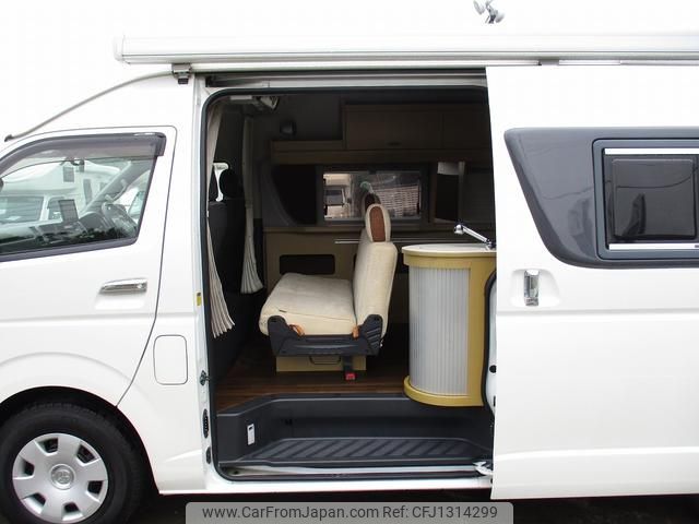 toyota hiace-van 2011 GOO_JP_700050416230250620002 image 1
