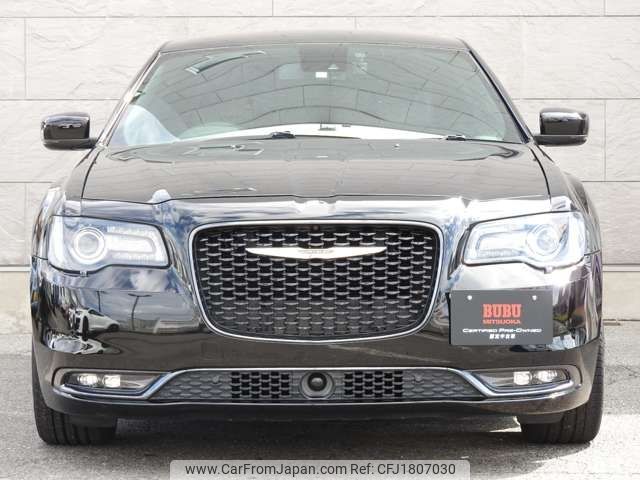 chrysler 300 2017 CFJ1807030 image 2