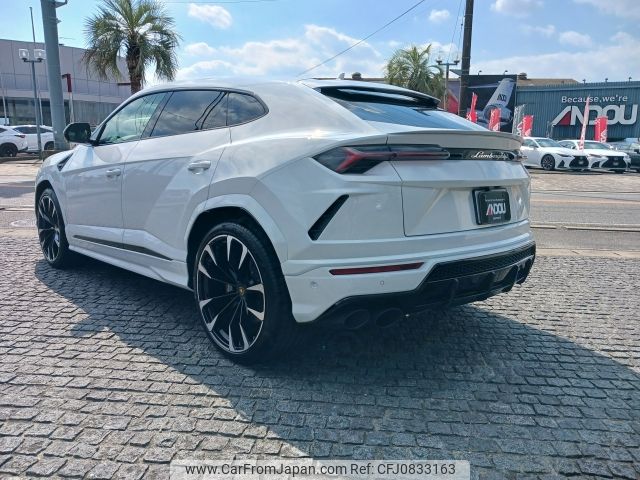 lamborghini lamborghini-urus 2023 CFJ0833163 image 2
