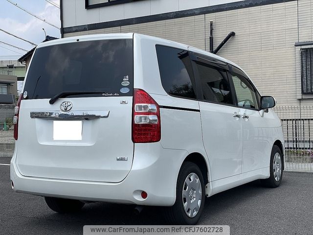 2010 Toyota Noah DBA-ZRR70G 2WD - Car Price $3,637