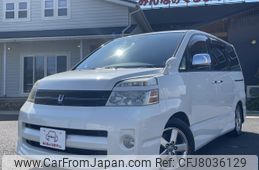 toyota voxy 2005 CFJ8036129