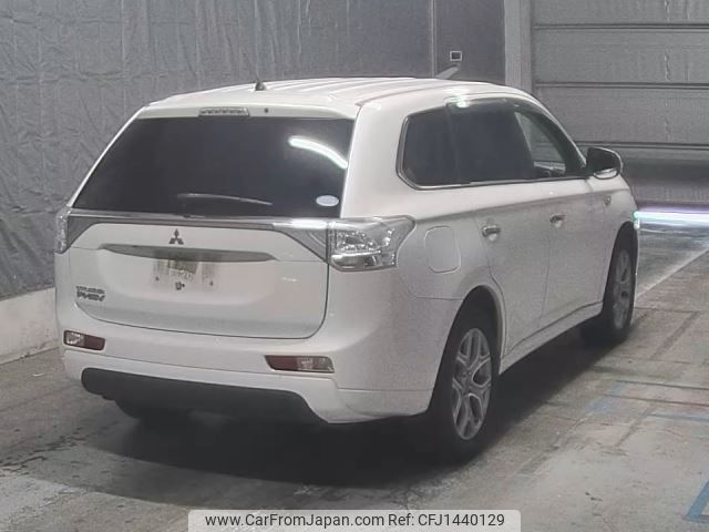mitsubishi outlander-phev 2014 CFJ1440129 image 2