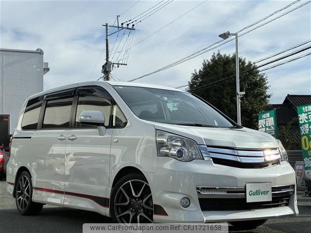 toyota noah 2013 CFJ1721658 image 1