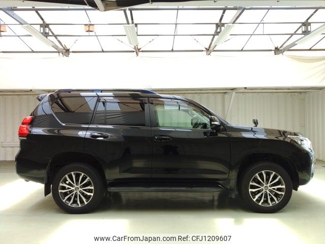 toyota land-cruiser-prado 2018 ENHANCEAUTO_1_ea300250 image 2