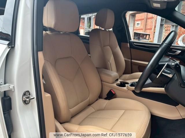 porsche macan 2023 CFJ1577659 image 2
