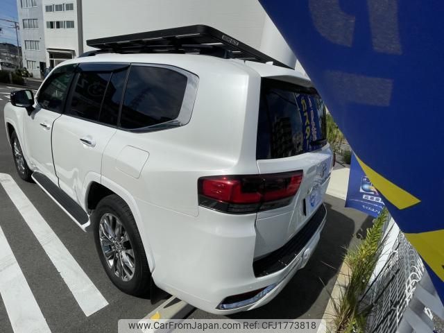 toyota land-cruiser 2024 CFJ1773818 image 2