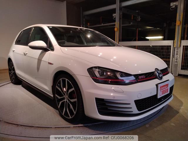 volkswagen golf-gti 2014 quick_quick_AUCHH_WVWZZZAUZFW122452 image 2