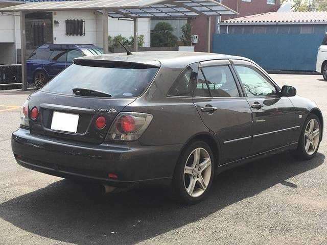 Toyota altezza 2003
