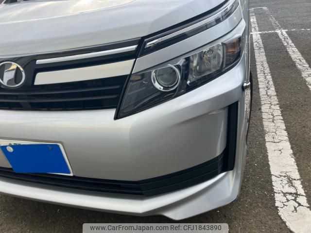 toyota voxy 2016 CFJ1843890 image 2
