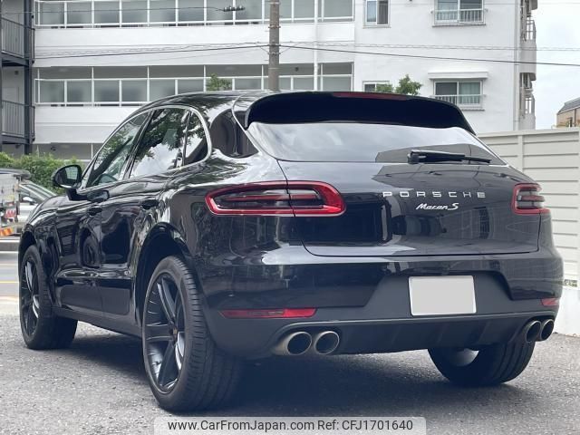 porsche macan 2017 CFJ1701640 image 2
