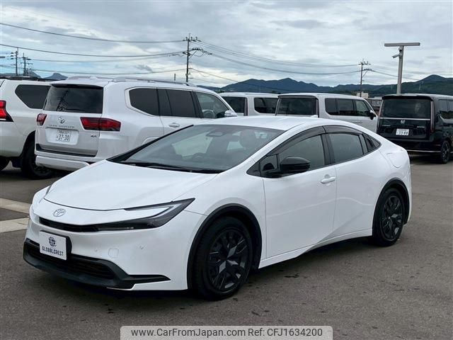 toyota prius 2023 CFJ1634200 image 2