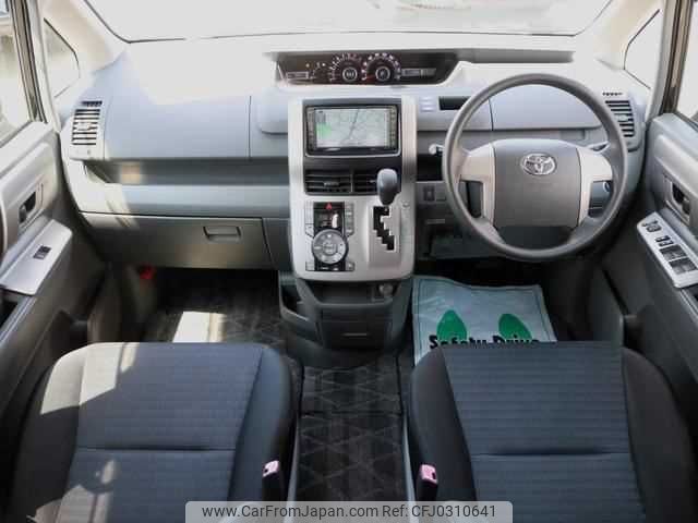 toyota voxy 2007 TE3799 image 1