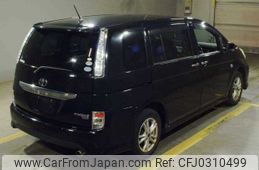 toyota isis 2012 TE3941