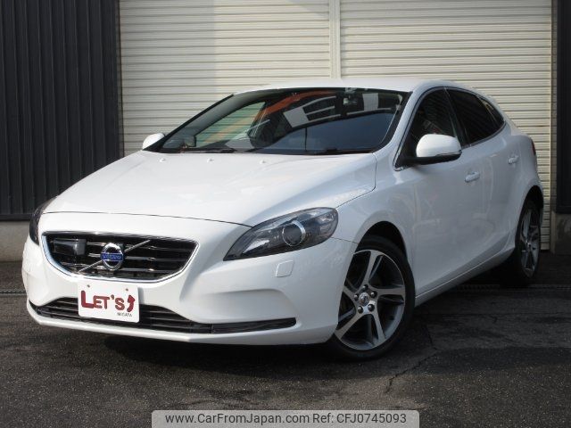 volvo v40 2016 -VOLVO--Volvo V40 MD4204T--G2331776---VOLVO--Volvo V40 MD4204T--G2331776- image 1