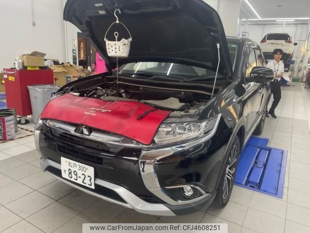 mitsubishi outlander 2017 CFJ4608251 image 2