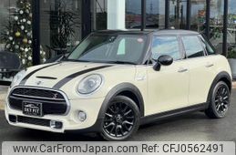 mini mini-others 2015 quick_quick_DBA-XS20_WMWXS720702C48328