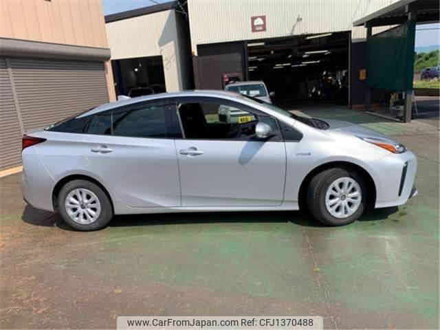 toyota prius 2020 -TOYOTA--Prius 6AA-ZVW55--ZVW55-6015830---TOYOTA--Prius 6AA-ZVW55--ZVW55-6015830- image 2