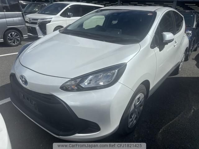 toyota aqua 2022 CFJ1821425 image 1