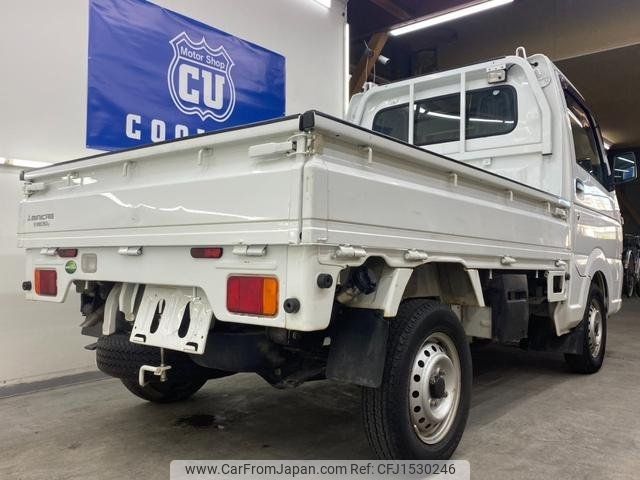 mitsubishi minicab-truck 2017 CFJ1530246 image 2