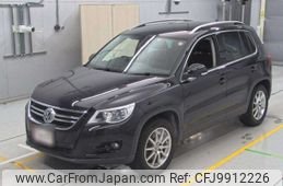 volkswagen tiguan 2011 -VOLKSWAGEN--VW Tiguan 5NCCZ-WVGZZZ5NZBW111058---VOLKSWAGEN--VW Tiguan 5NCCZ-WVGZZZ5NZBW111058-