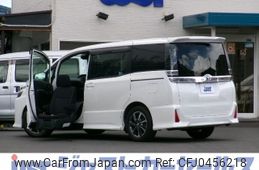toyota voxy 2018 CFJ0456218