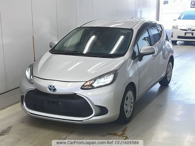 toyota aqua 2022 CFJ1609586 image 1
