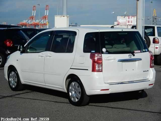 toyota raum 2007 29559 image 2