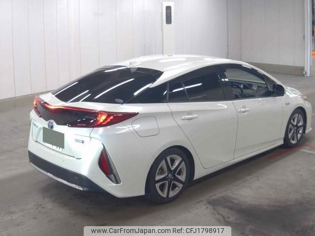toyota prius-phv 2017 CFJ1798917 image 2
