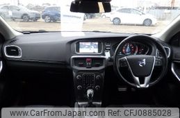 volvo v40 2014 NIKYO_SL34167