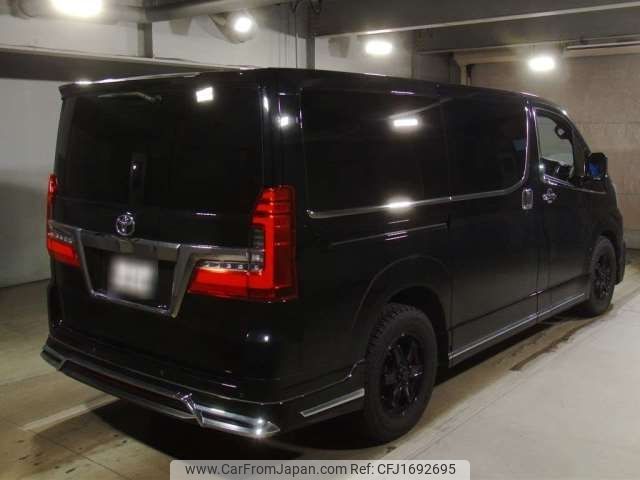 toyota granace 2022 CFJ1692695 image 2