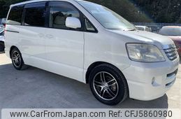 Toyota Noah 2004