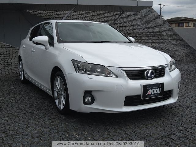 lexus ct 2011 -LEXUS--Lexus CT DAA-ZWA10--ZWA10-2024747---LEXUS--Lexus CT DAA-ZWA10--ZWA10-2024747- image 1