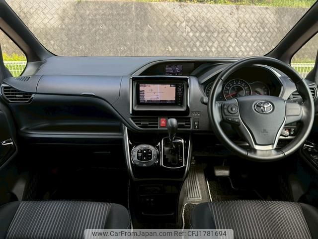 toyota voxy 2018 CFJ1781694 image 2