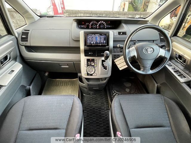 toyota voxy 2009 -TOYOTA--Voxy DBA-ZRR70W--ZRR70-0247389---TOYOTA--Voxy DBA-ZRR70W--ZRR70-0247389- image 2